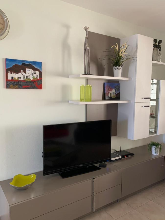 Lovely Villa Nico Playa Blanca, Hot Tub, Communal Pool エクステリア 写真