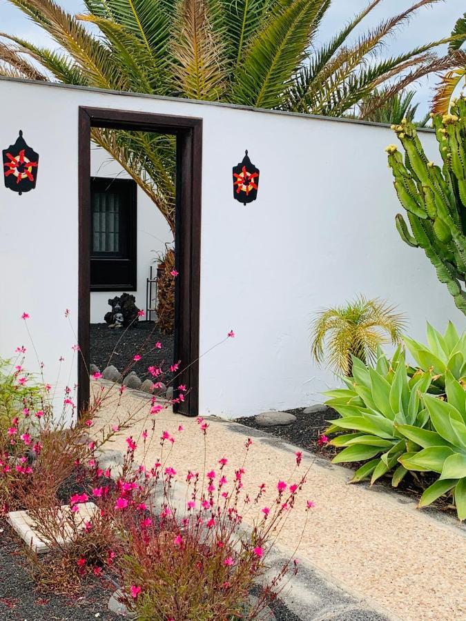 Lovely Villa Nico Playa Blanca, Hot Tub, Communal Pool エクステリア 写真