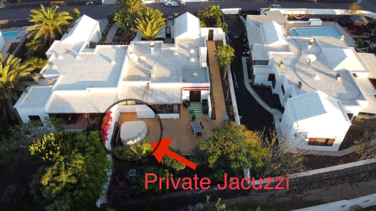 Lovely Villa Nico Playa Blanca, Hot Tub, Communal Pool エクステリア 写真