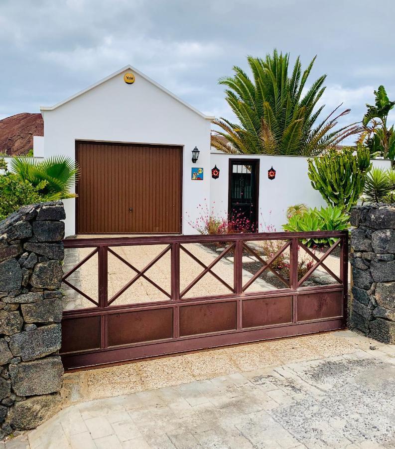 Lovely Villa Nico Playa Blanca, Hot Tub, Communal Pool エクステリア 写真