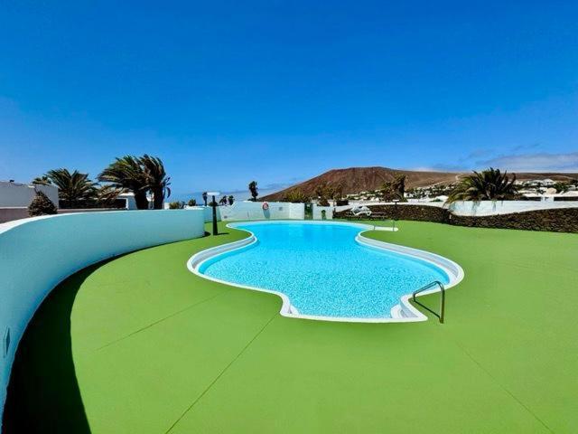 Lovely Villa Nico Playa Blanca, Hot Tub, Communal Pool エクステリア 写真