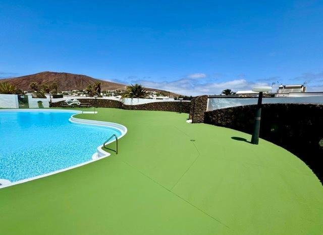 Lovely Villa Nico Playa Blanca, Hot Tub, Communal Pool エクステリア 写真